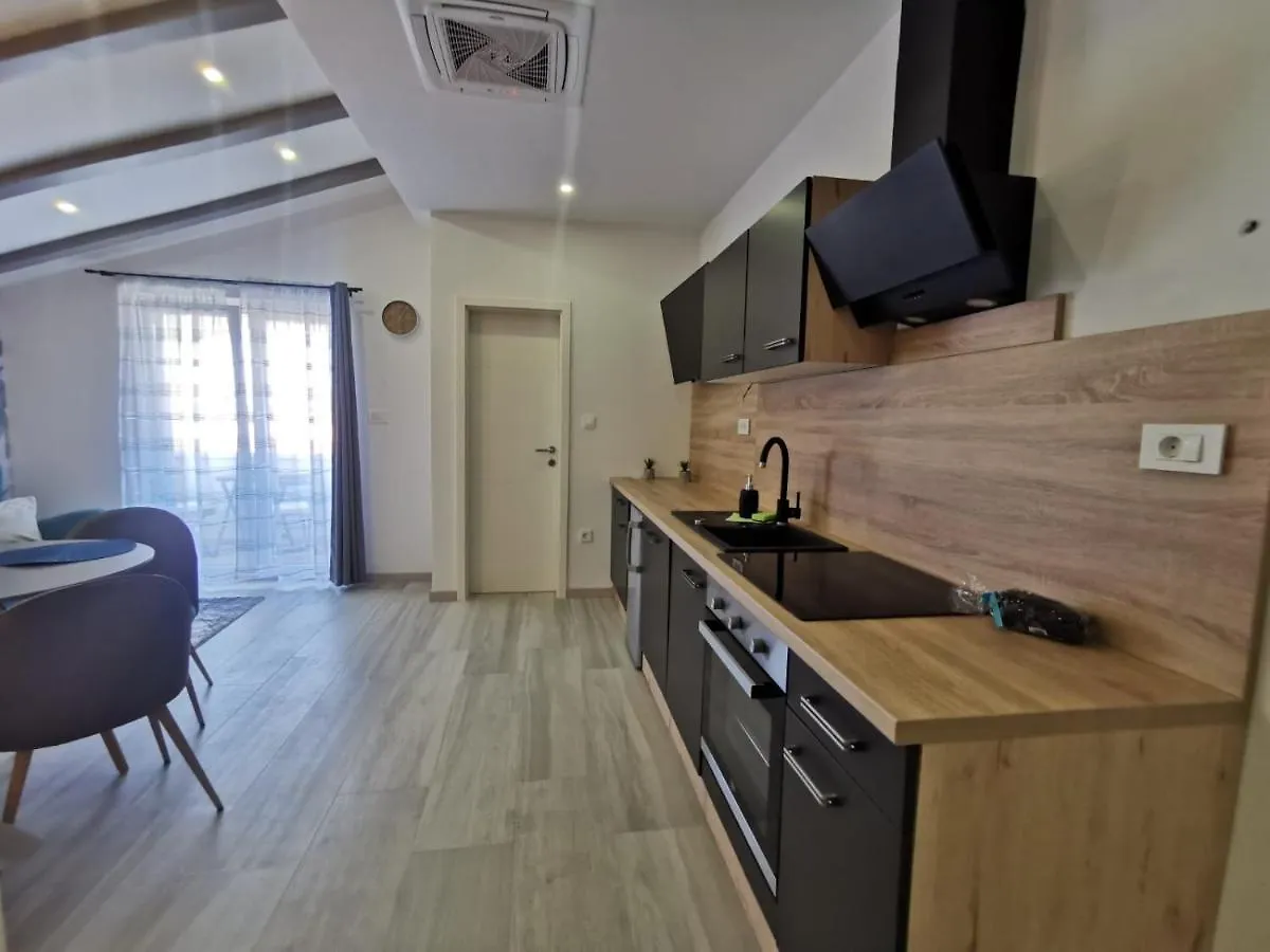 Апартаменты New Nikolina 4 Star Мали-Лошинь